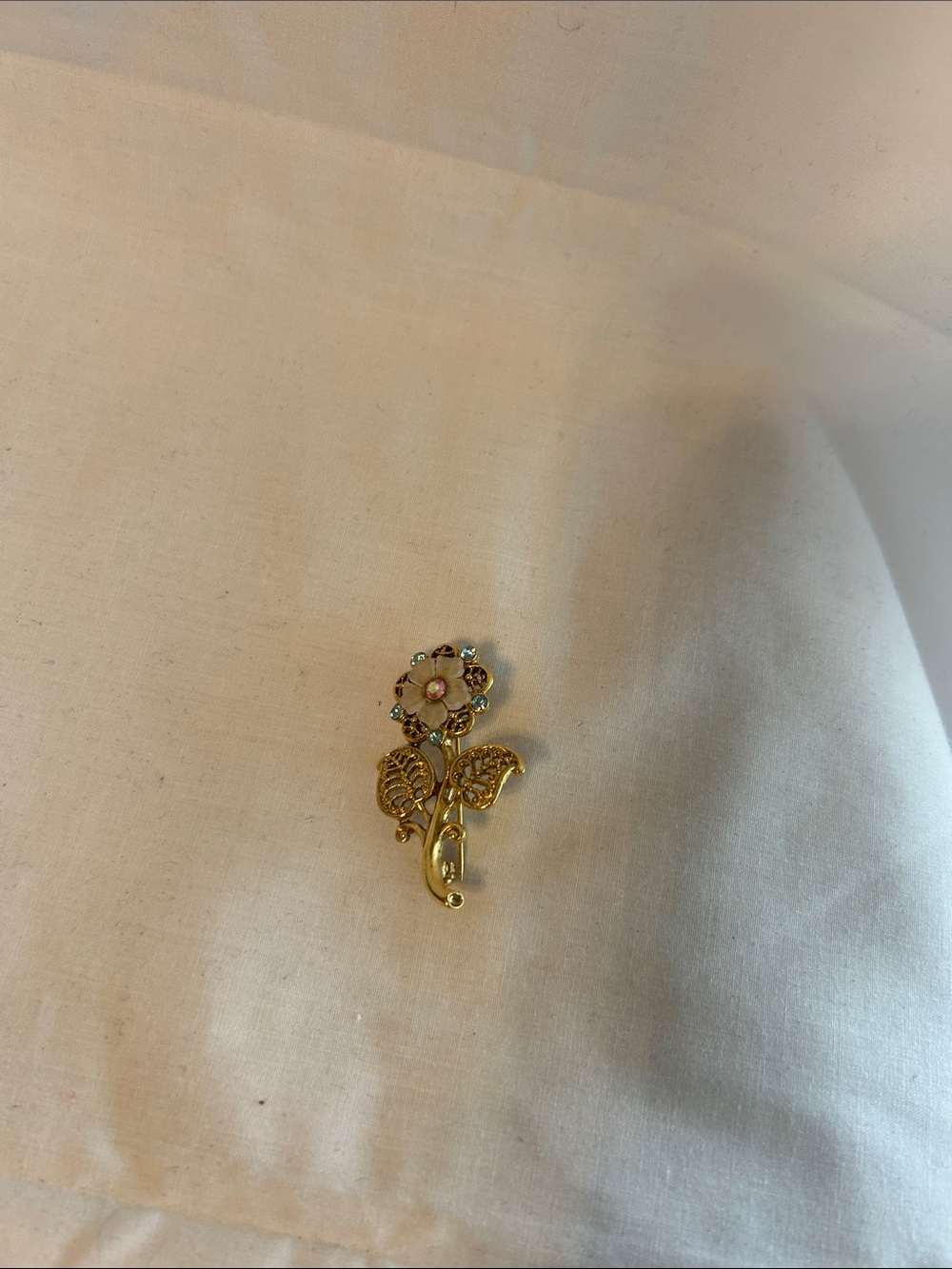 Source Unknown Gold-Tone Floral Brooch with Multicolor Crystal Accents